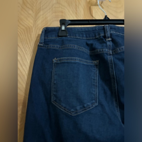 Sonoma Skinny Jeans Dark Wash Size 12PS EUC - Picture 8 of 9